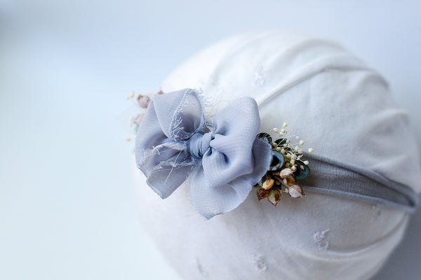 Grey Bow